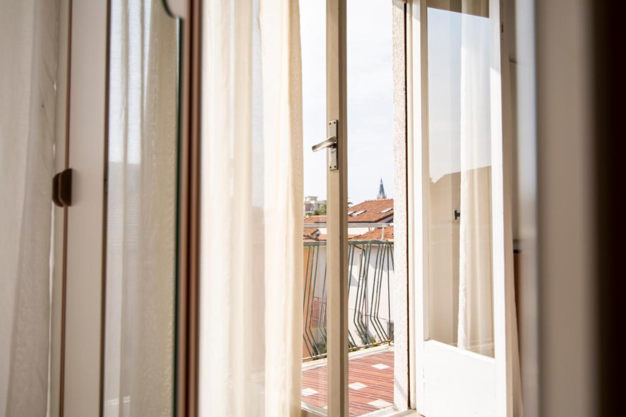 Family Room Balcony,1585467343:JPEG